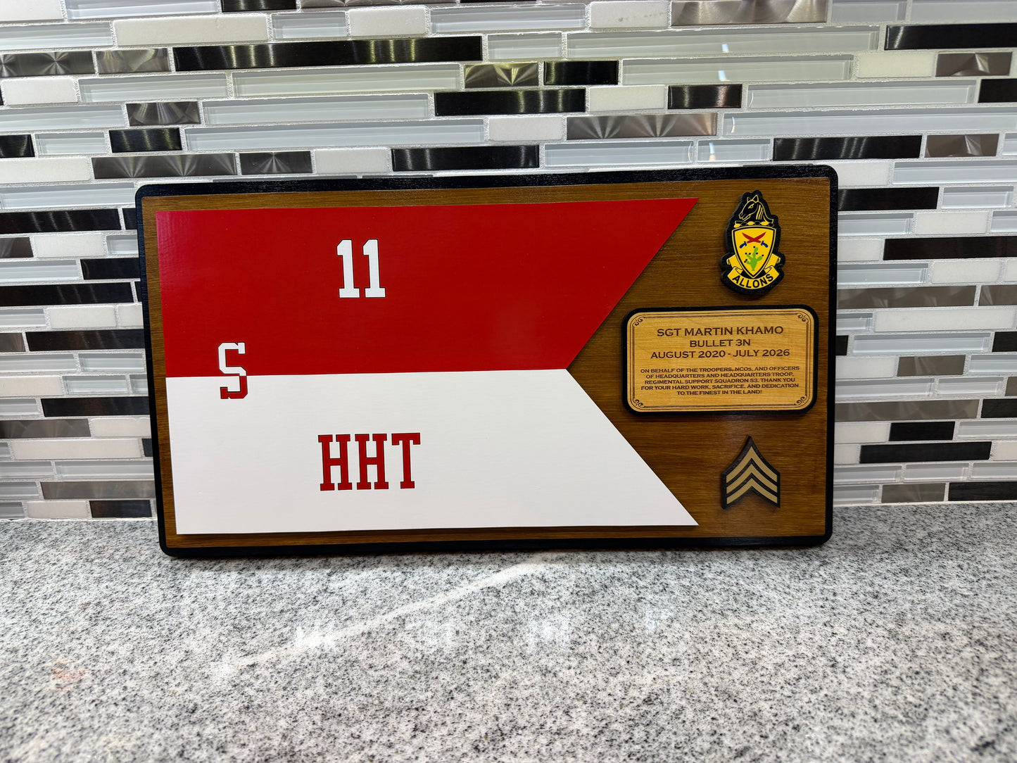 Guidon Plaque