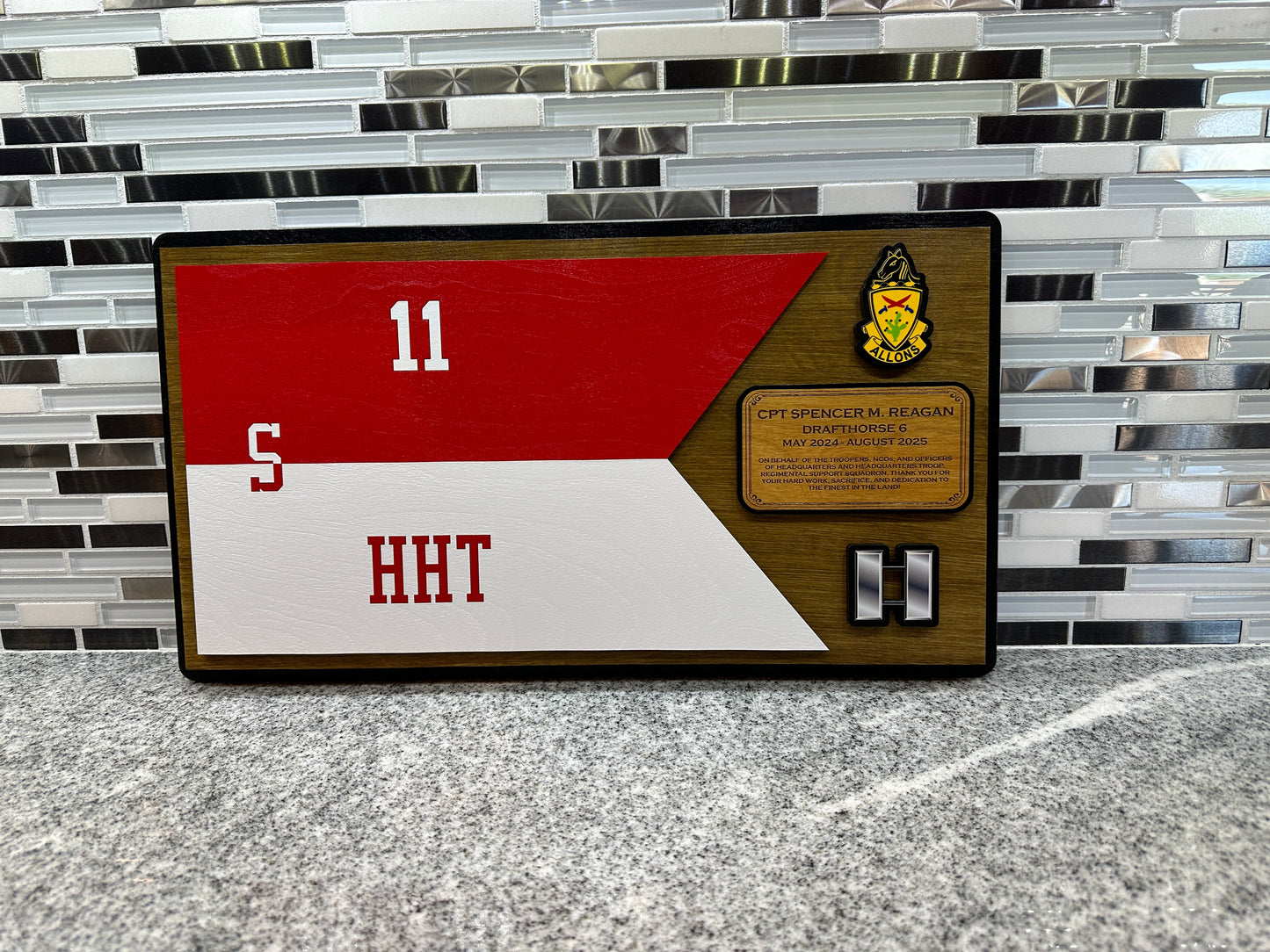 Guidon Plaque